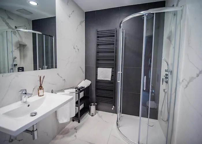 מלון Dom Profesorski Im. Stanislawa Pigonia *