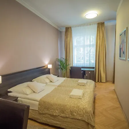 Dom Profesorski Im. Stanislawa Pigonia Hotell