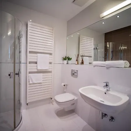 Dom Profesorski Im. Stanislawa Pigonia Hotell